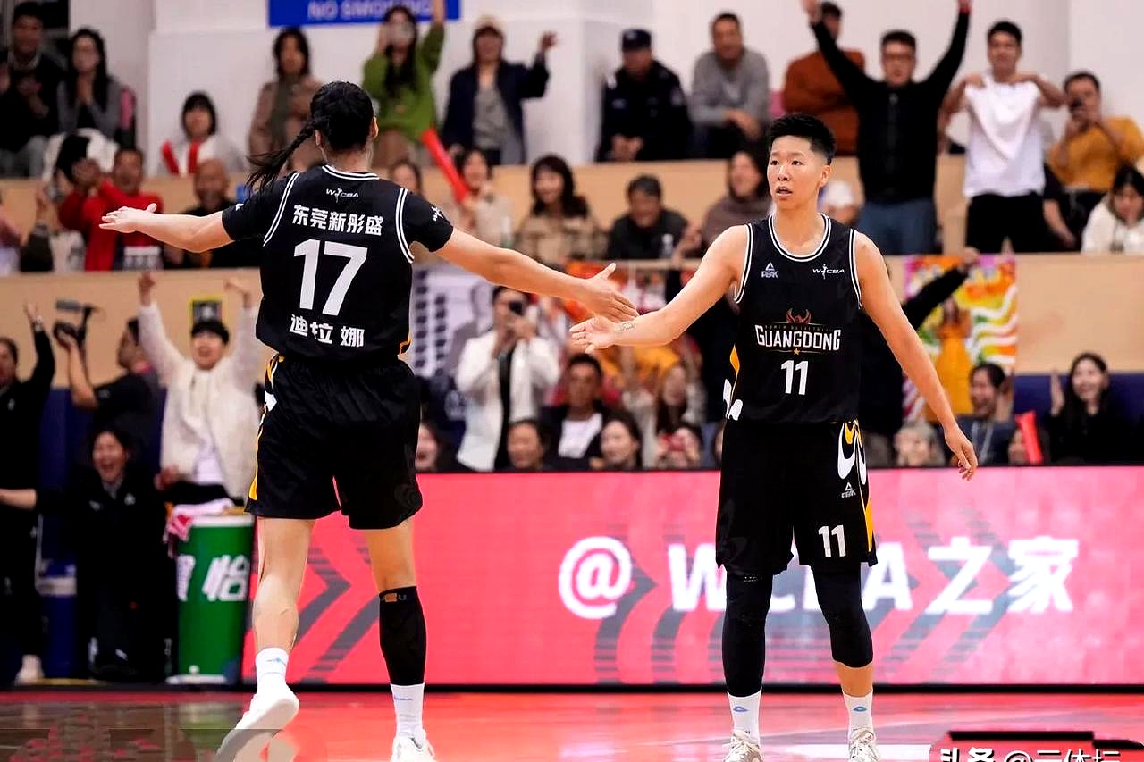 关于清晨CBA常规赛传出新动向,成都蓉城豪取连胜,管理层表态——更衣室稳定,团队化学反应显著的信息 关于清晨CBA常规赛传出新动向,成都蓉城豪取连胜,管理层表态——更衣室稳定,团队化学反应显著的信息