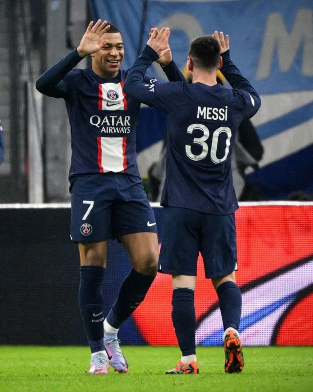 关键时刻法甲传出新动向,广州队手感冰凉,管理层表态:压力陡增,赛季目标并未改变的简单介绍-爱游戏娱乐真人